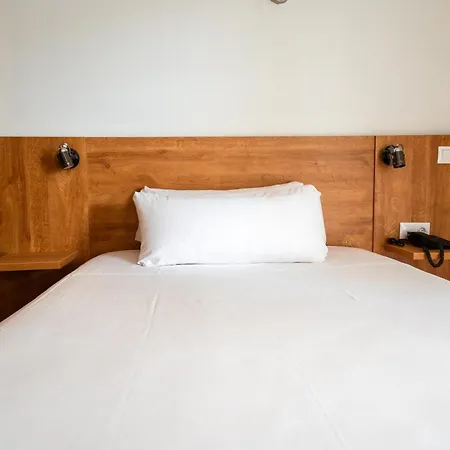 Nura & Hotel
