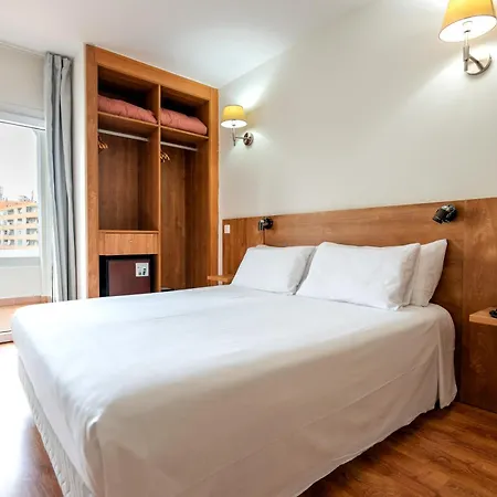 Hotel Nura & 4*